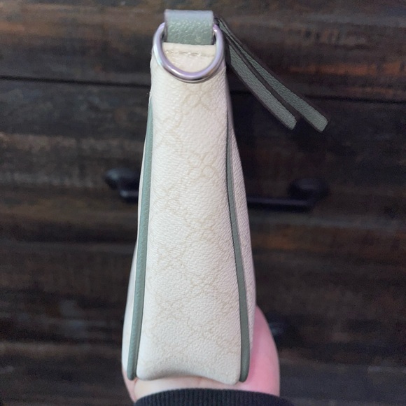 Nine West classic clutch purse. NWOT. - Picture 8 of 9